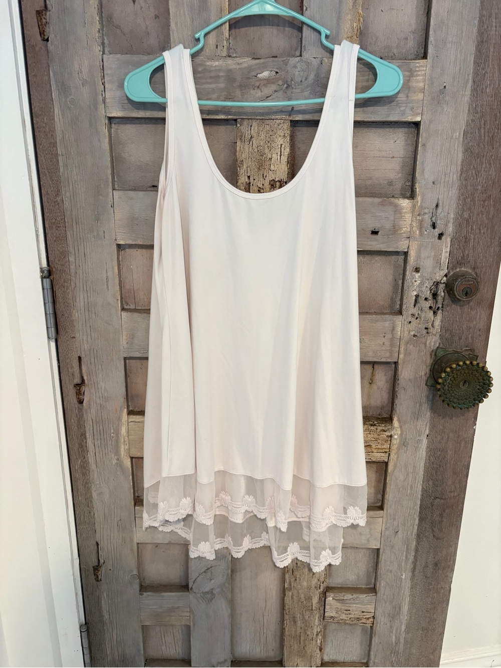 Soft white xl tunic tank, perfect Layering Lace-Hem Tank. Or wear by its self.